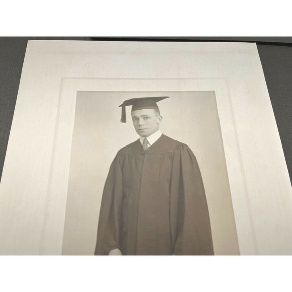 Graduation Found Photo in Folder Vintage Portrait 40s FS Winslow Studios Chicago - Picture 10 of 13